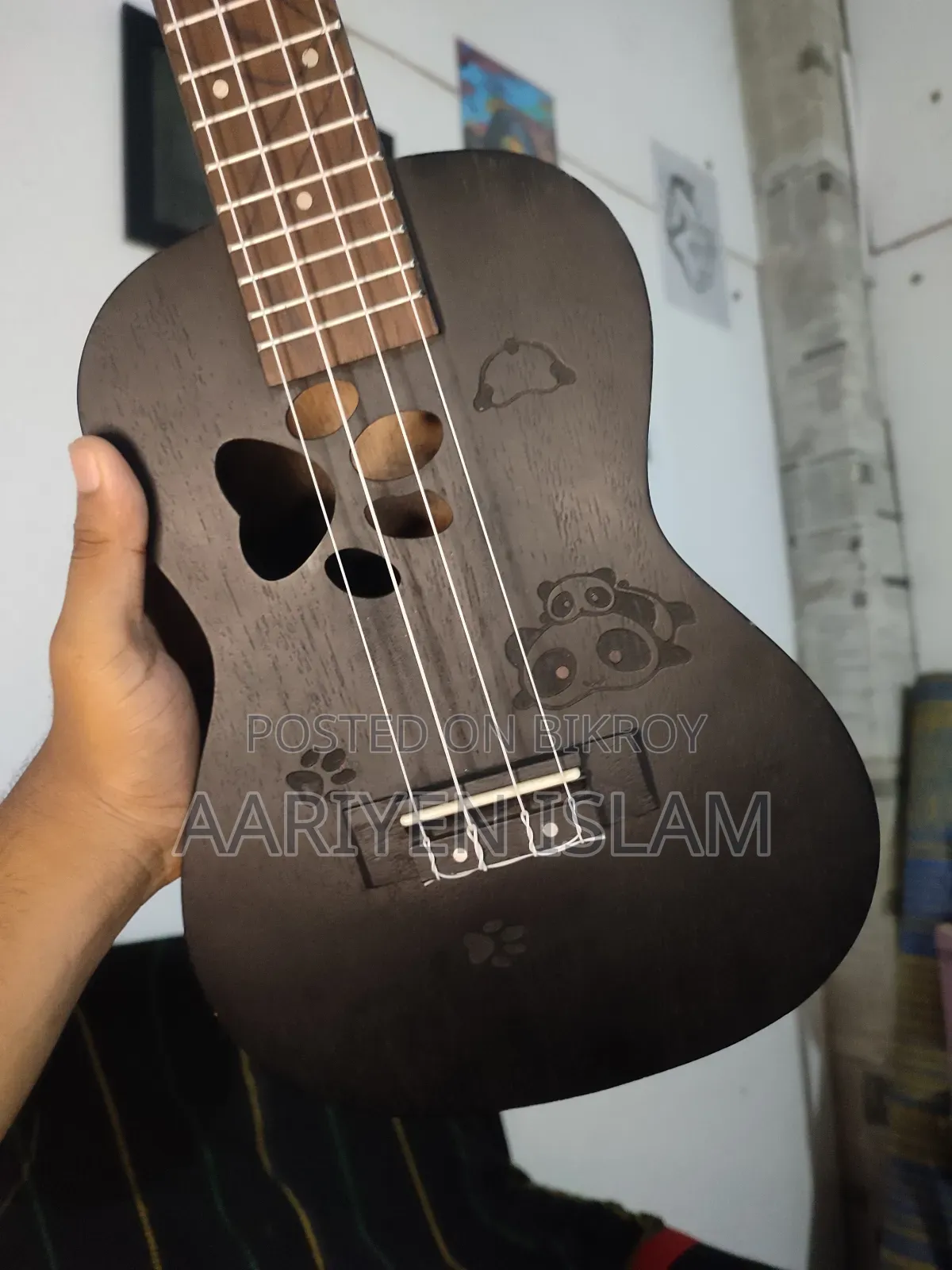 ডটচ ব্রান্ডের ইউকুলেলে