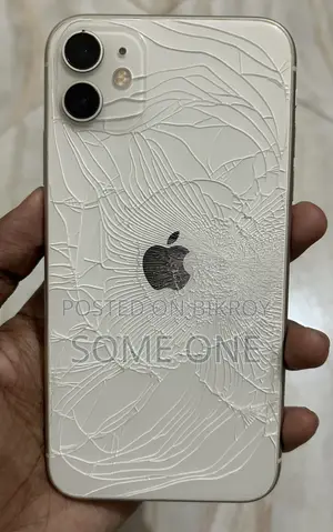 অ্যাপল আইফোন ১১ ৬৪ জিবি সাদা