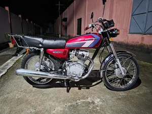 Honda 2004 Red