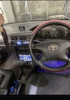 টয়োটা করোল্লা সেডান অটোমেটিক ১৯৯৭ নীল