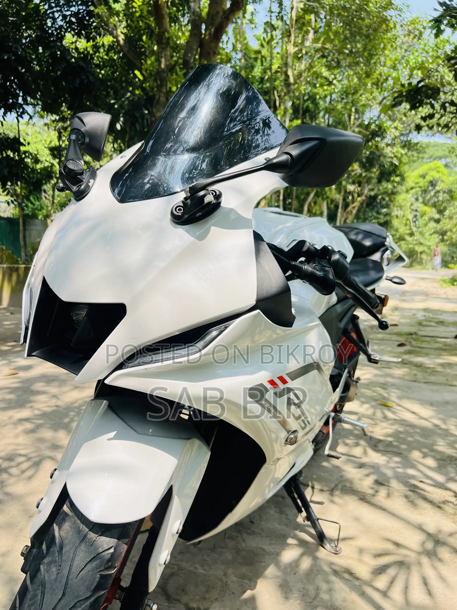 Yamaha R1 2024 White
