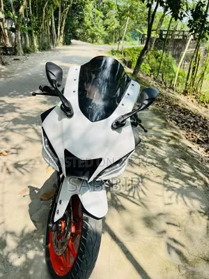 Yamaha R1 2024 White