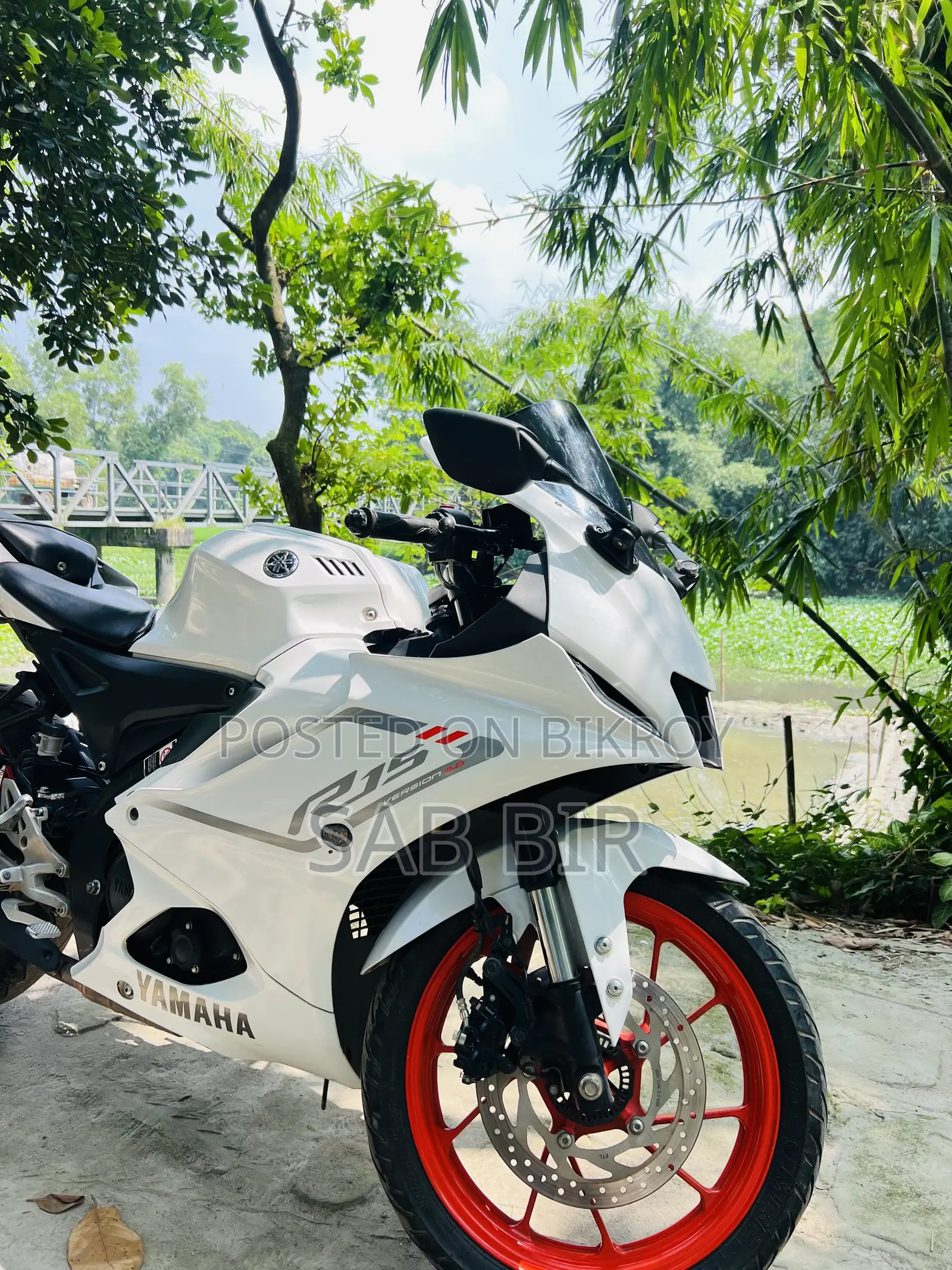 Yamaha R1 2024 White
