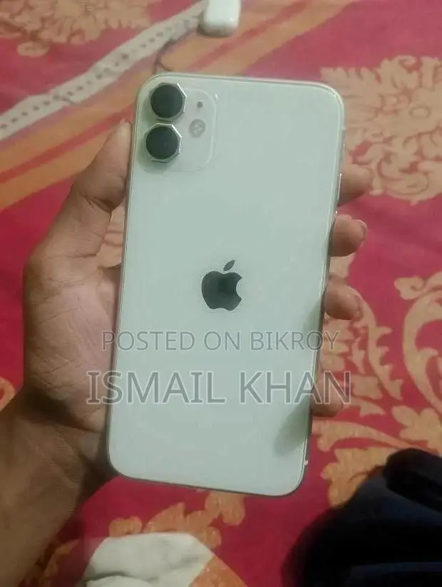 অ্যাপল আইফোন ১১ ১২৮ জিবি হোয়াইট
