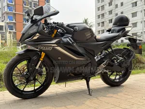 Yamaha 2022 Black