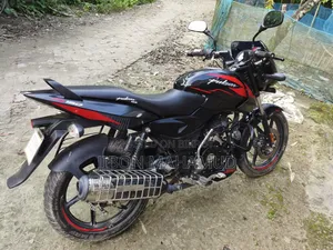 Bajaj Pulsar 150 2025 Black