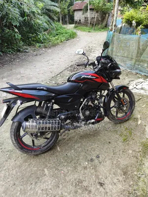 বাজাজ পালসার ১৫০ ২০২৫ কালো