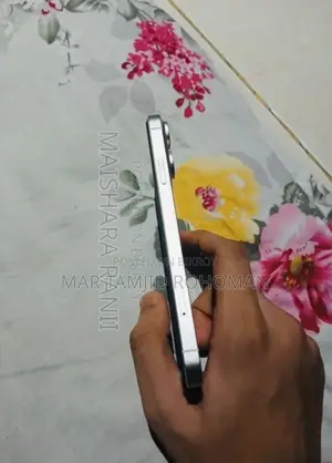 অ্যাপল আইফোন এক্সআর ৬৪ জিবি হোয়াইট