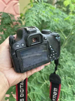 Canon 700 D