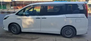 Toyota Noah 1.8 FWD Hybrid (7 seater) 2017 Pearl