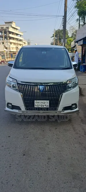 Toyota Noah 1.8 FWD Hybrid (7 seater) 2017 Pearl
