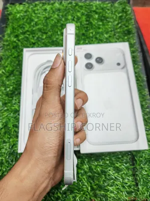 অ্যাপল আইফোন ১৭ প্রো ম্যাক্স ২৫৬ জিবি হোয়াইট