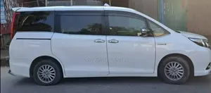 Toyota Noah 1.8 FWD Hybrid (7 seater) 2017 Pearl