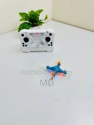 মিনি এরোব্যাট ফোর-অ্যাক্সিস মিনি ড্রোন / শিশুদের জন্য এইচসি৭০২ ড্রোন