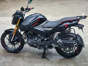 হিরো এক্সট্রিম ১৬০আর ৪ভি ২০২৫ ব্ল্যাক