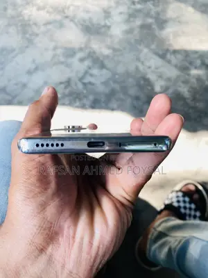 টেকনো ক্যামন ৪০ প্রো ৪জি ২৫৬ জিবি সাদা