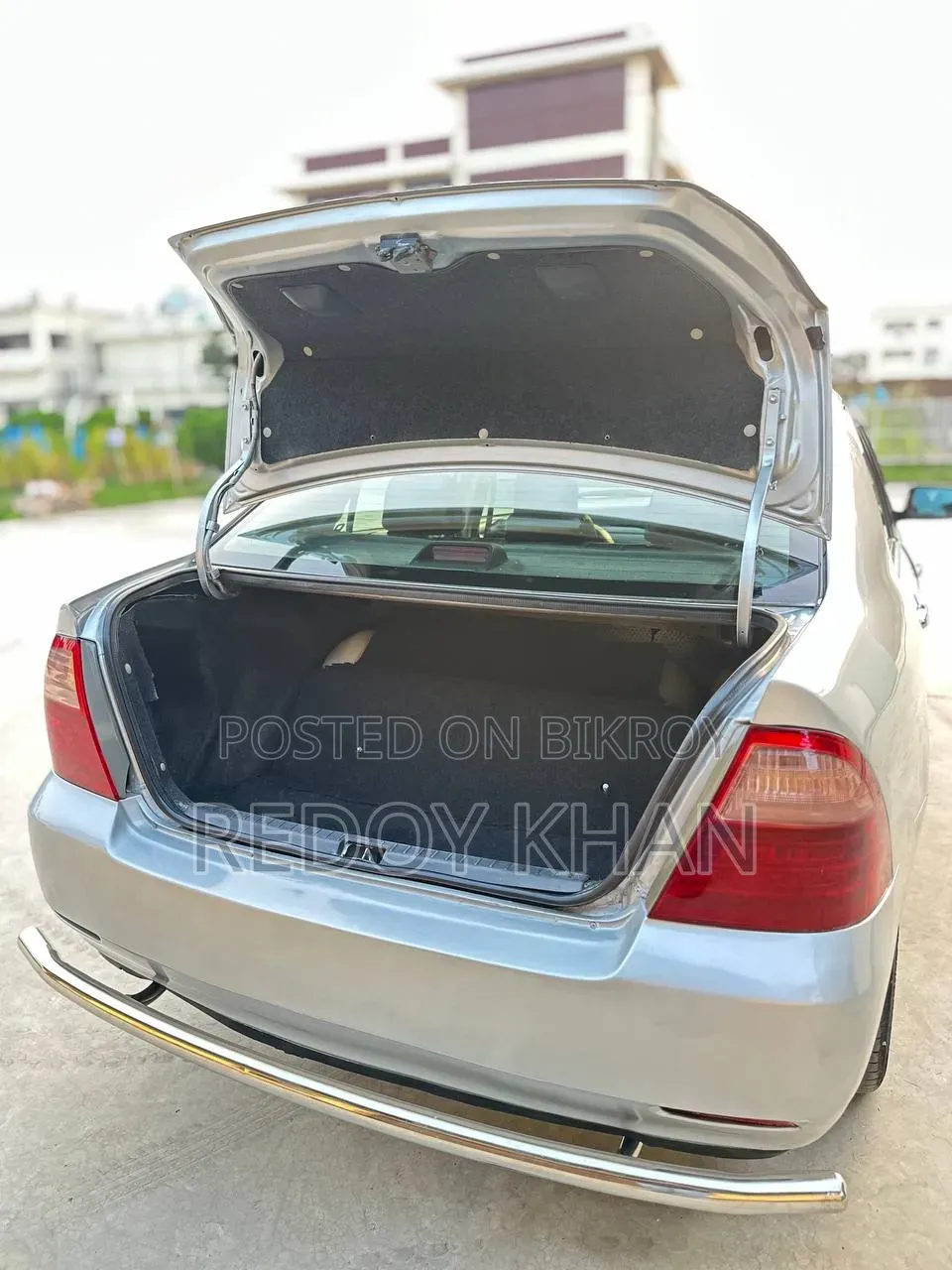 টয়োটা করোল্লা সেডান ২০০৪ সিলভার