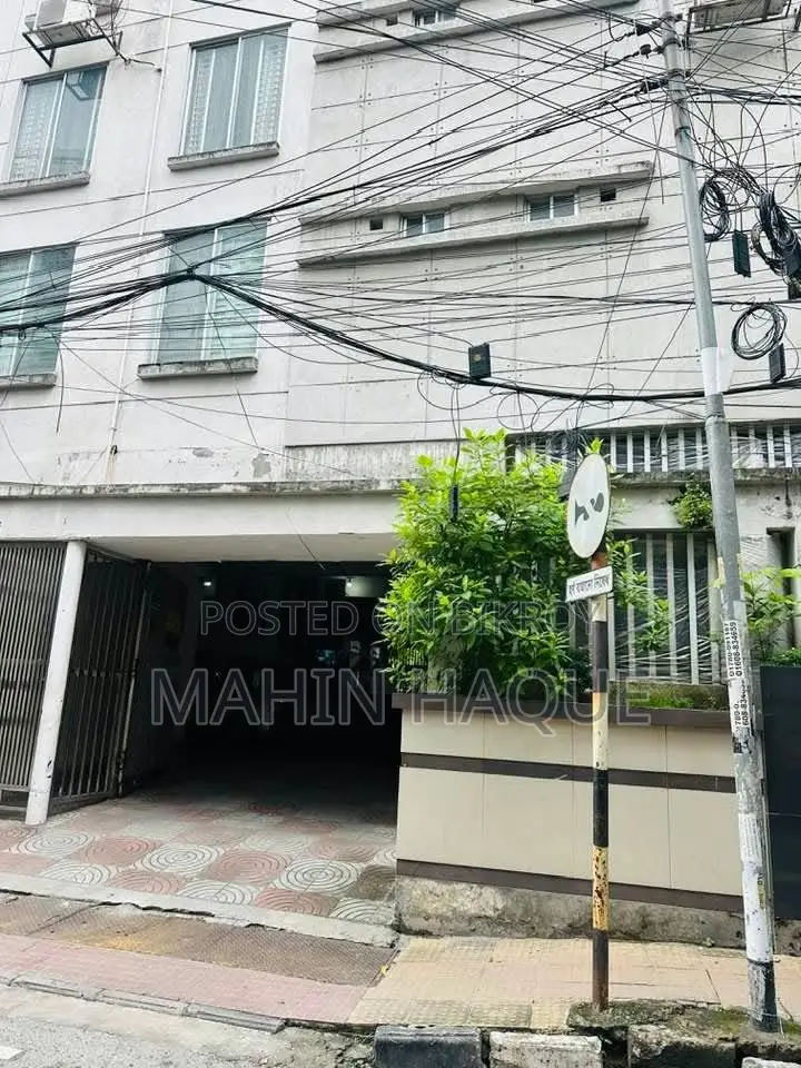 4 Bedroom Apartment in Banani for sale