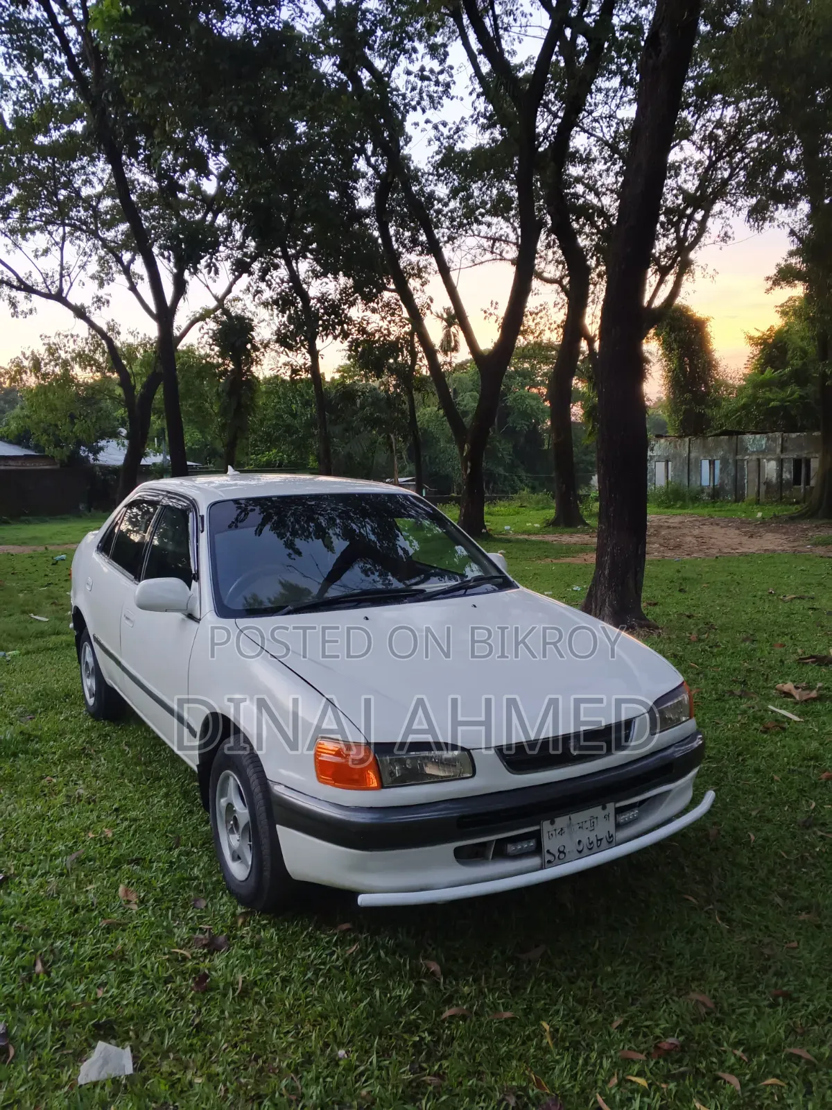 Toyota Corolla Sedan 1997 White