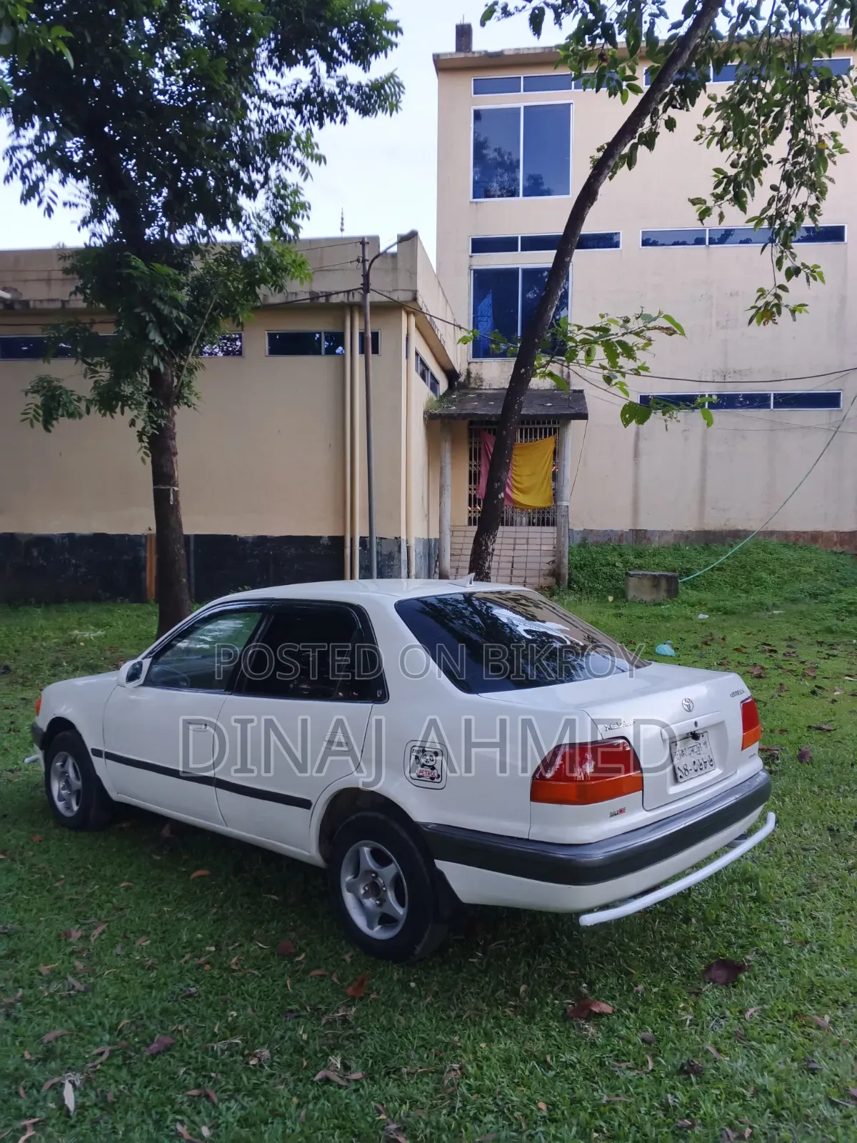 Toyota Corolla Sedan 1997 White