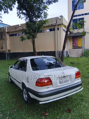 Toyota Corolla Sedan 1997 White