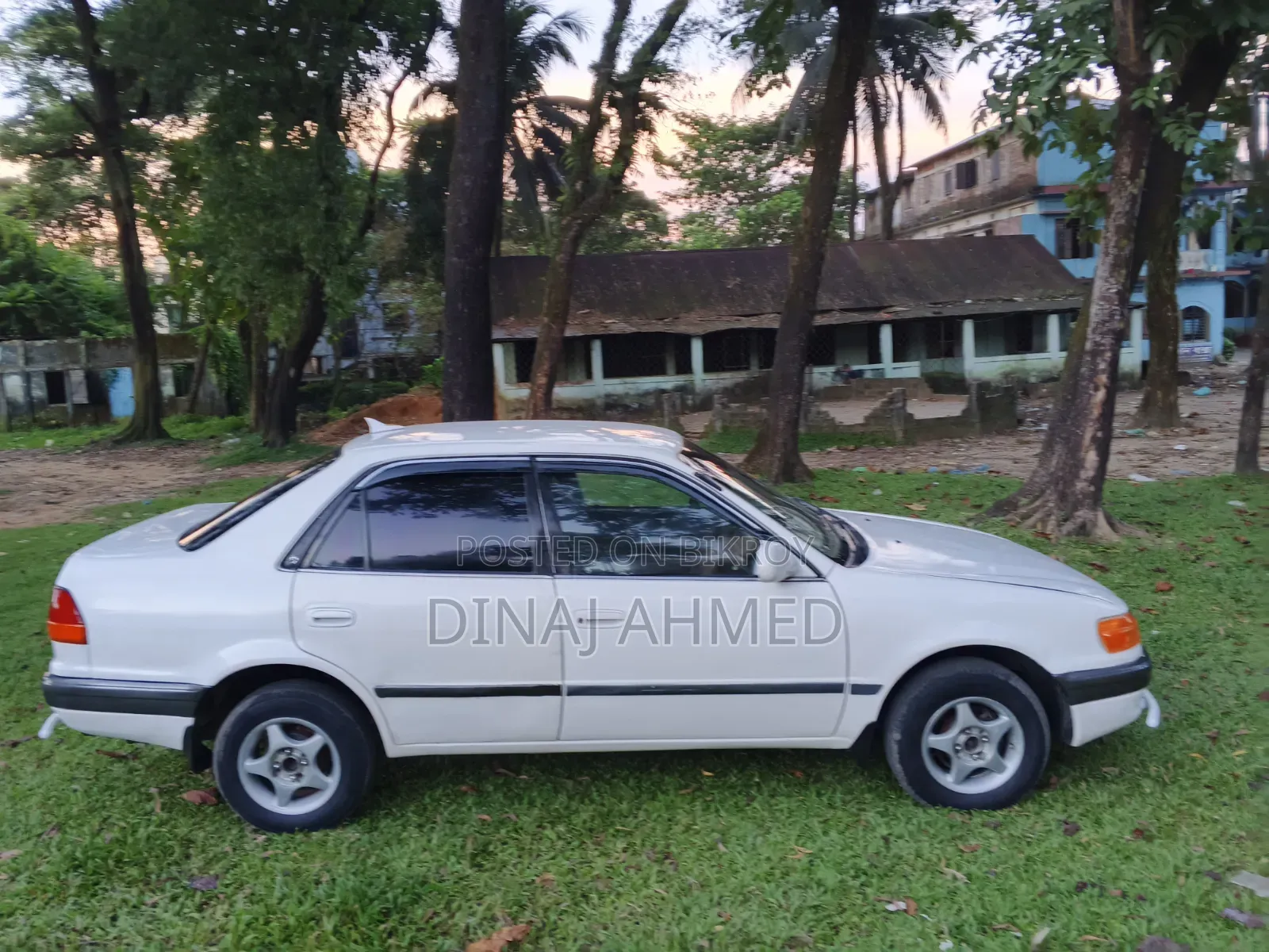 Toyota Corolla Sedan 1997 White