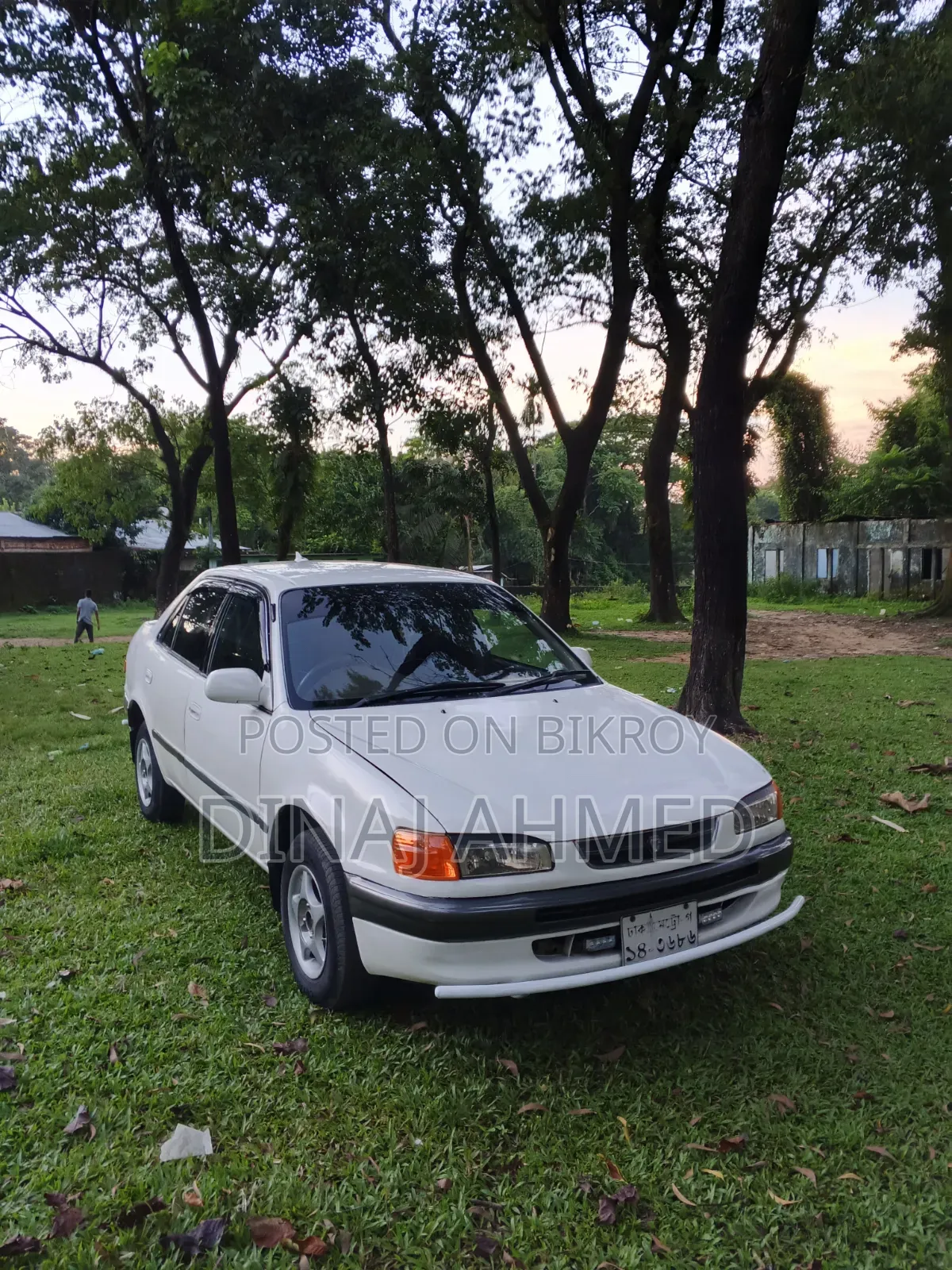 Toyota Corolla Sedan 1997 White
