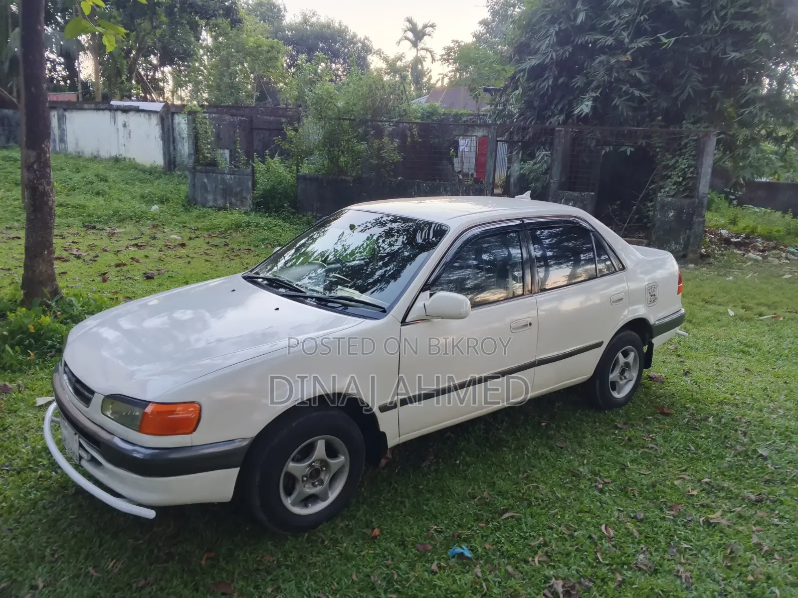 Toyota Corolla Sedan 1997 White