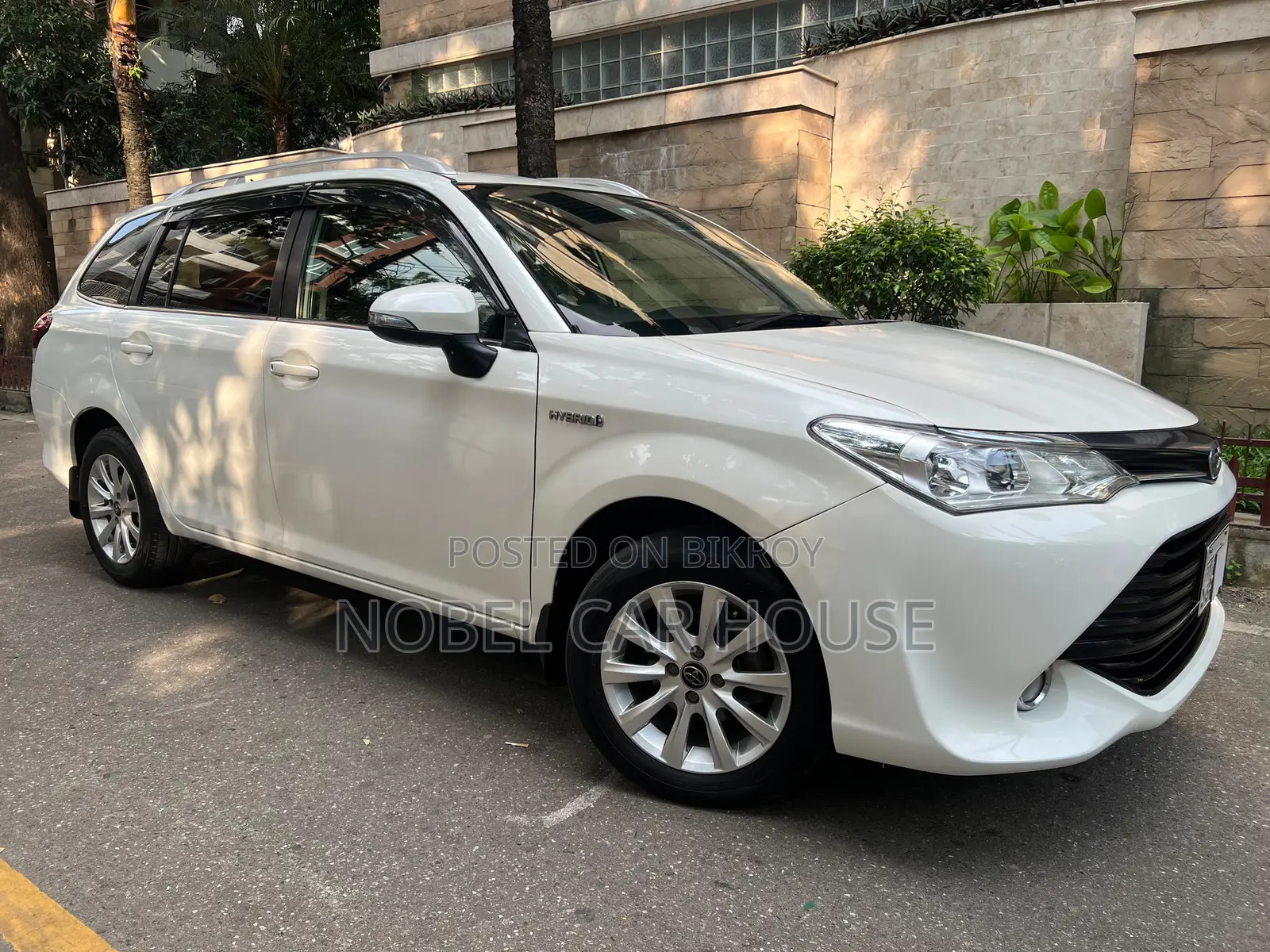 Toyota Corolla Fielder 2017 Pearl