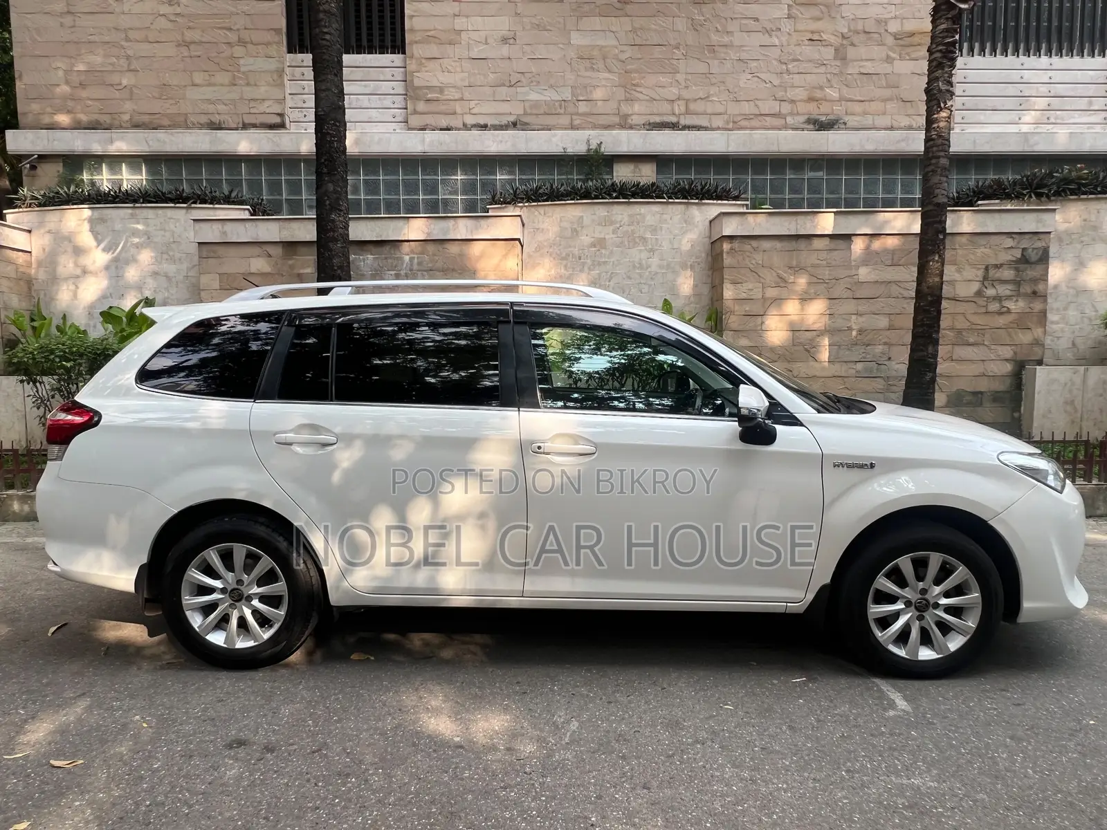 Toyota Corolla Fielder 2017 Pearl