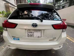 Toyota Corolla Fielder 2017 Pearl
