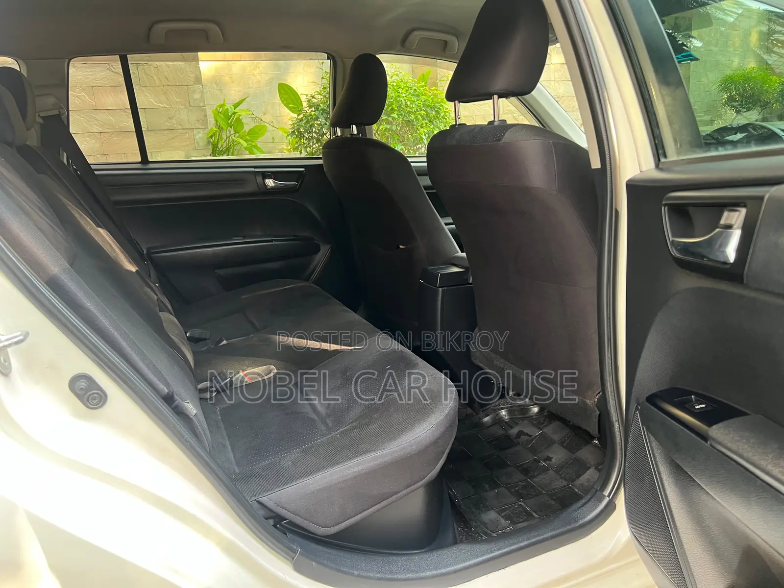 Toyota Corolla Fielder 2017 Pearl