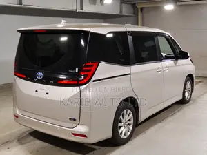 Toyota Noah 2023 Beige
