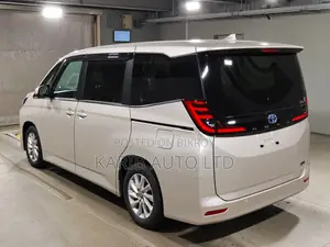 Toyota Noah 2023 Beige