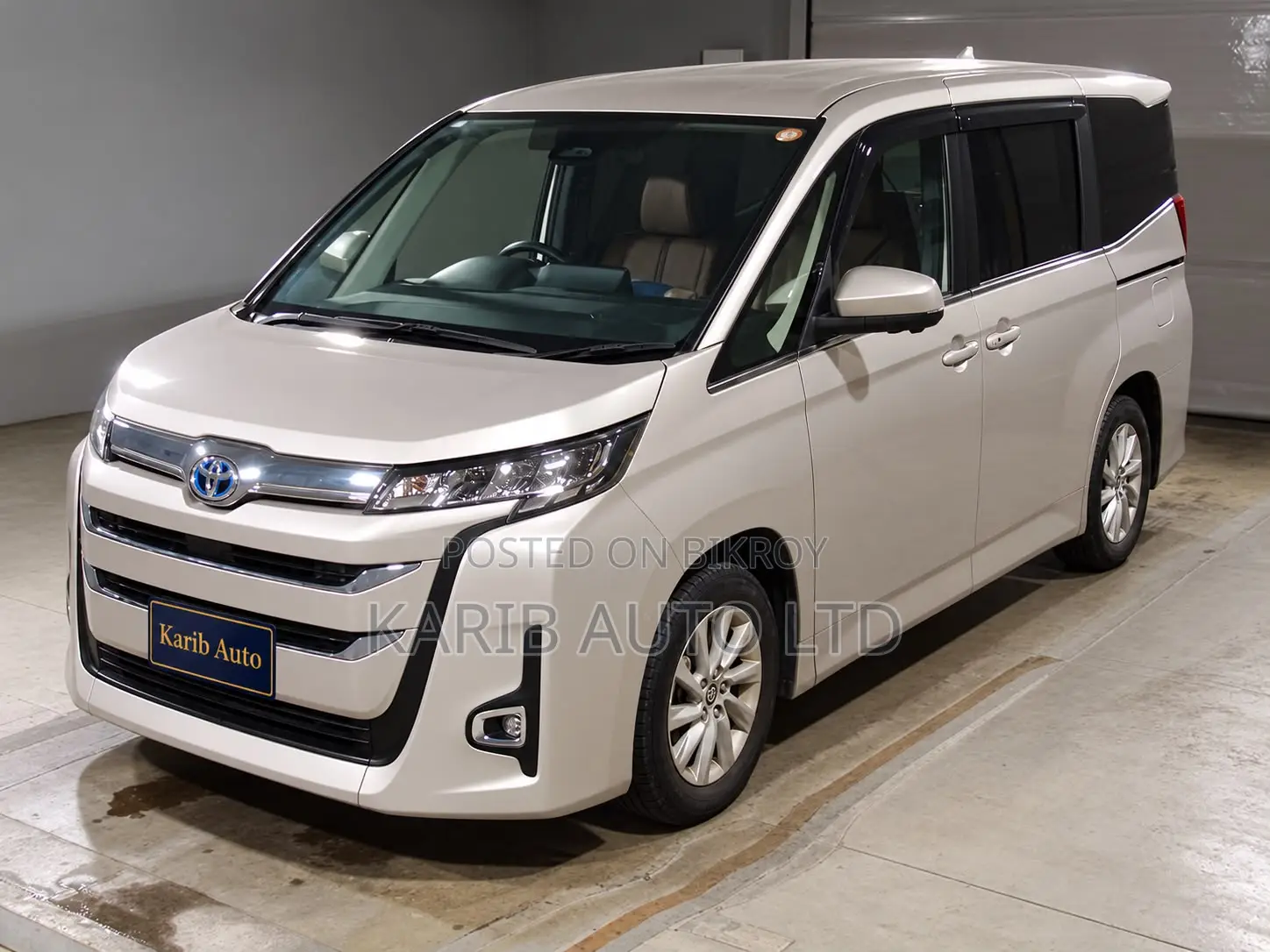 Toyota Noah 2023 Beige