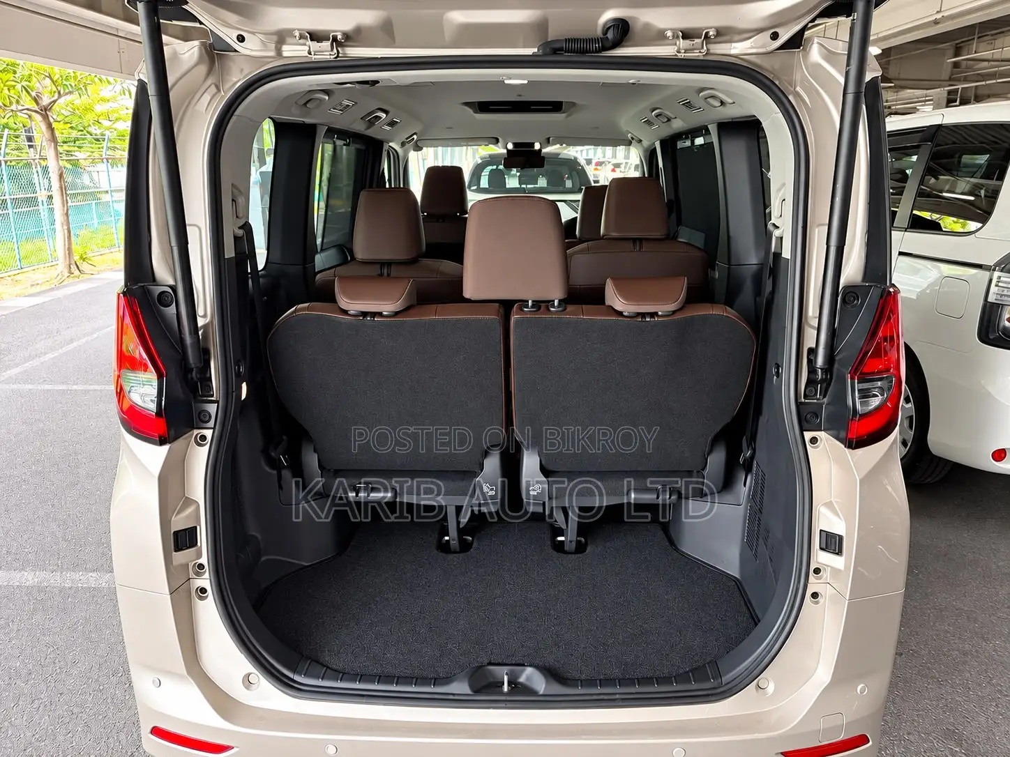 Toyota Noah 2023 Beige