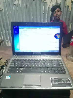 Laptop Hasee D660 2GB Intel HDD 320GB