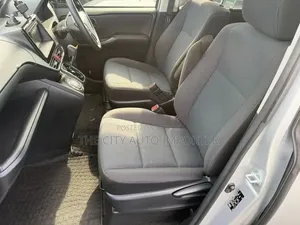 Toyota Noah 2021 Silver
