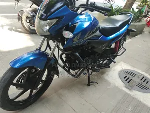 হোন্ডা লিভো ২০১৮ নীল