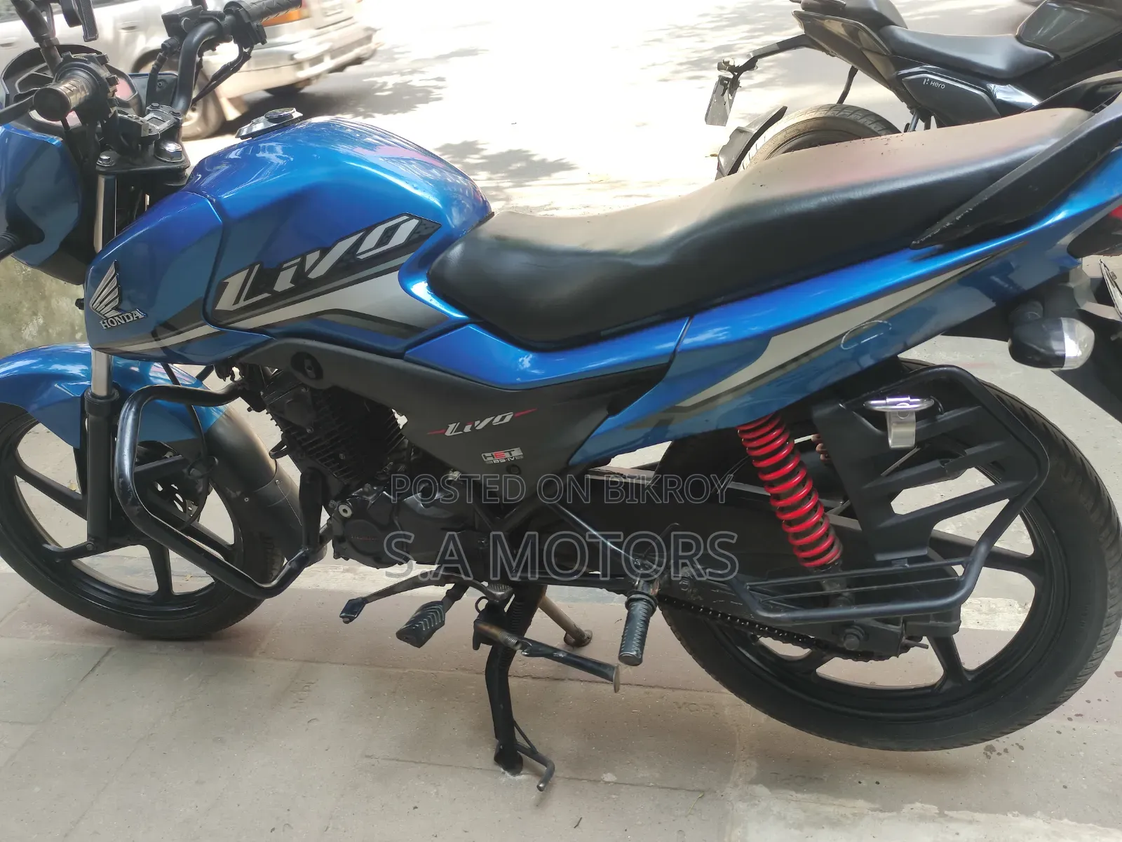 হোন্ডা লিভো ২০১৮ নীল