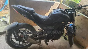সুজুকি গিক্সার ২০২০ কালো
