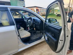 Toyota Corolla 2016 Silver