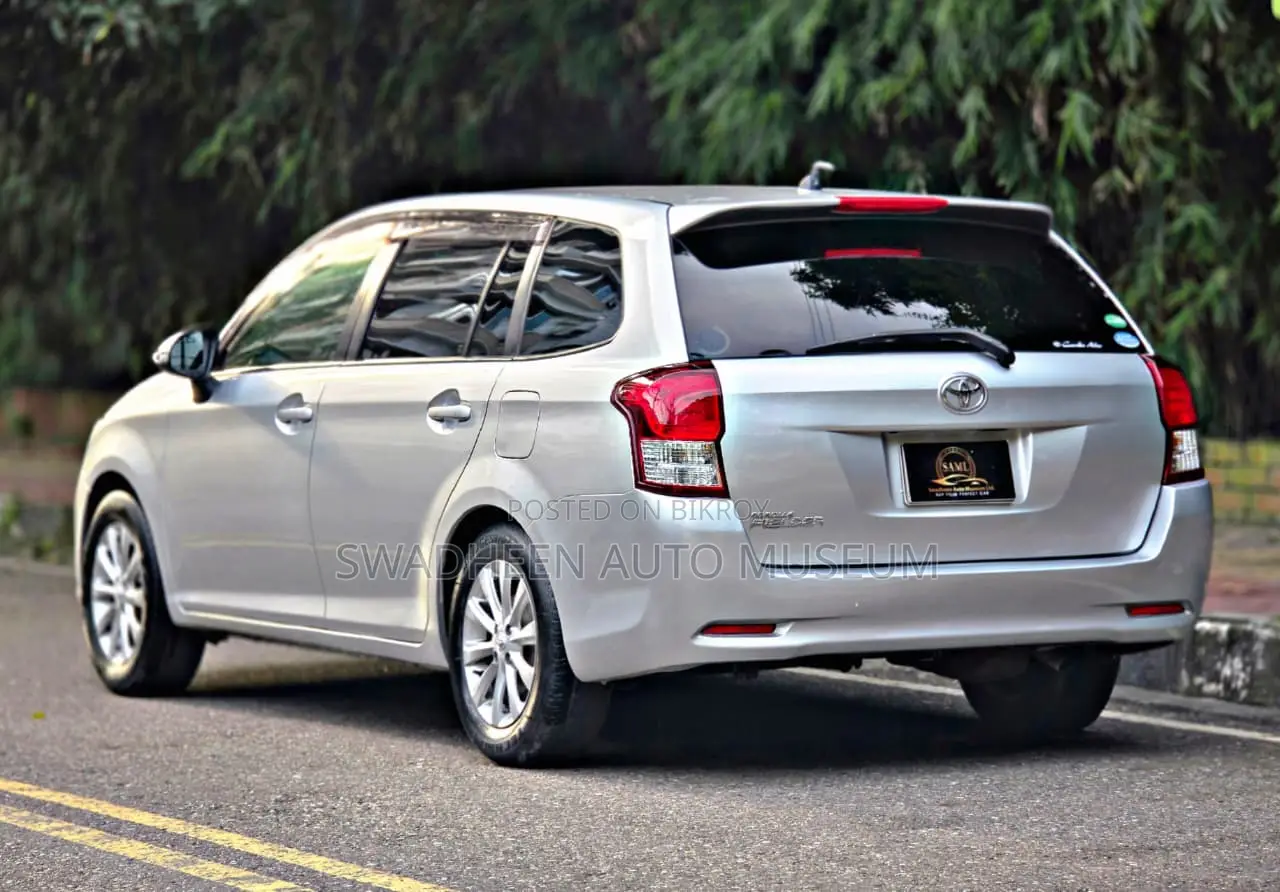 Toyota Corolla Fielder 1.5 Petrol Front-Wheel Drive 2013 Silver
