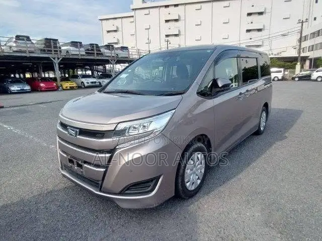 টয়োটা নোয়া ২০২১ ব্রাউন