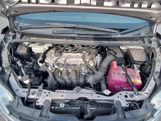 টয়োটা নোয়া ২০২১ ব্রাউন
