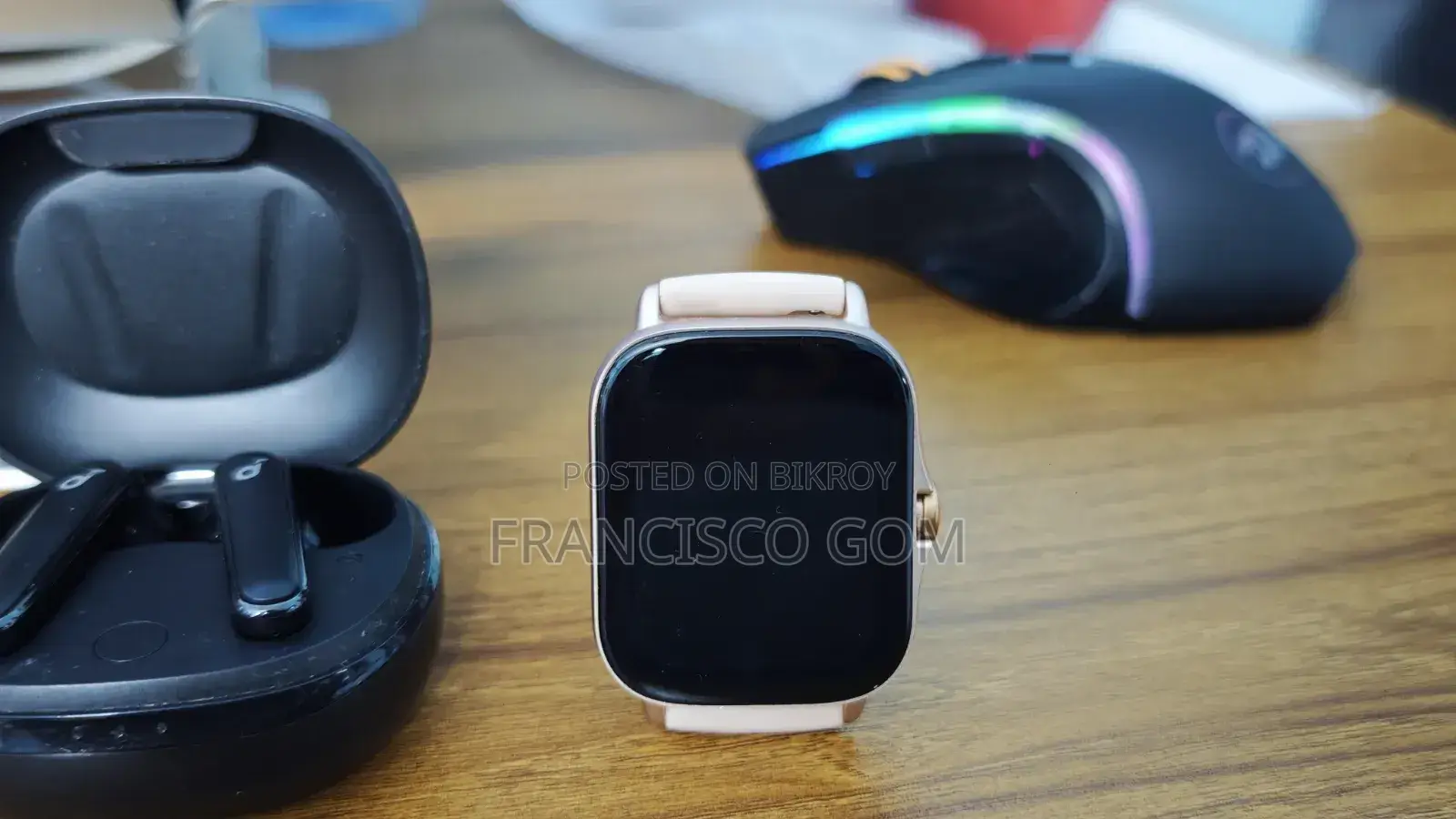 Combo Post (Watch + Earbuds Together)