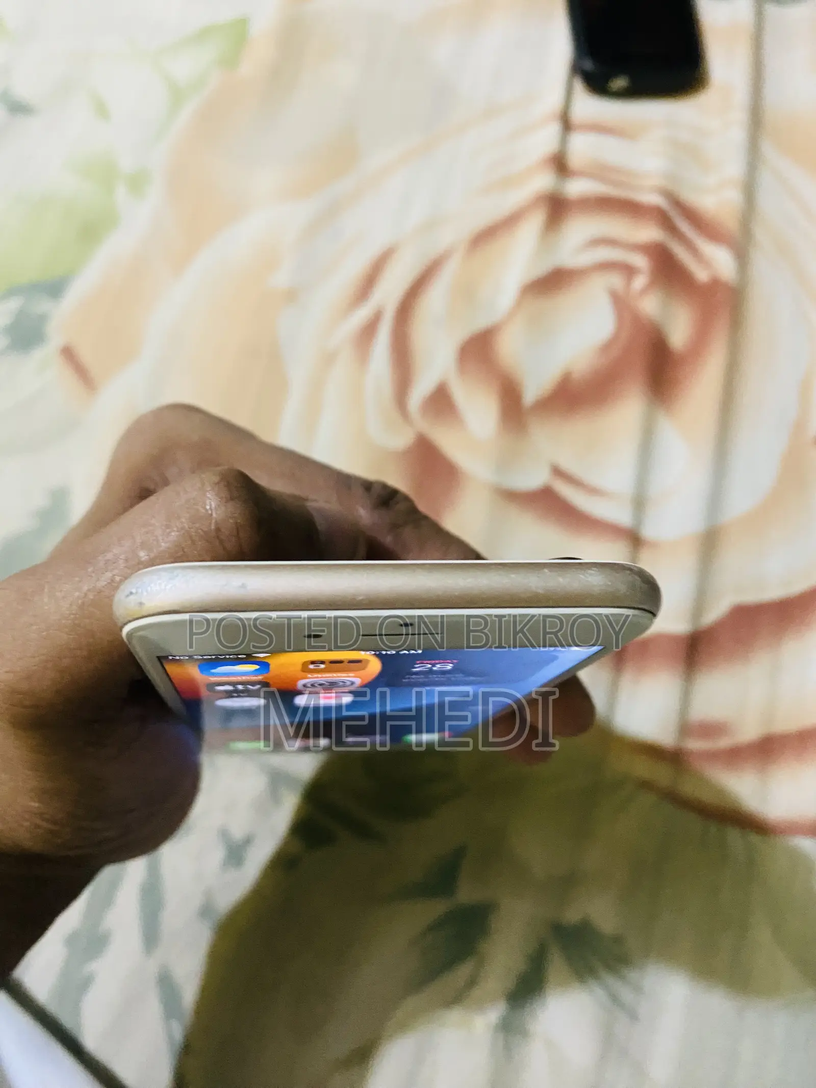 Apple iPhone 6s ১৬ জিবি গোল্ড