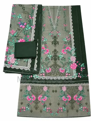 আকর্ষণীয় থ্রি পিস