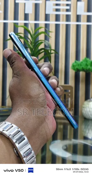 Realme 128 GB Blue