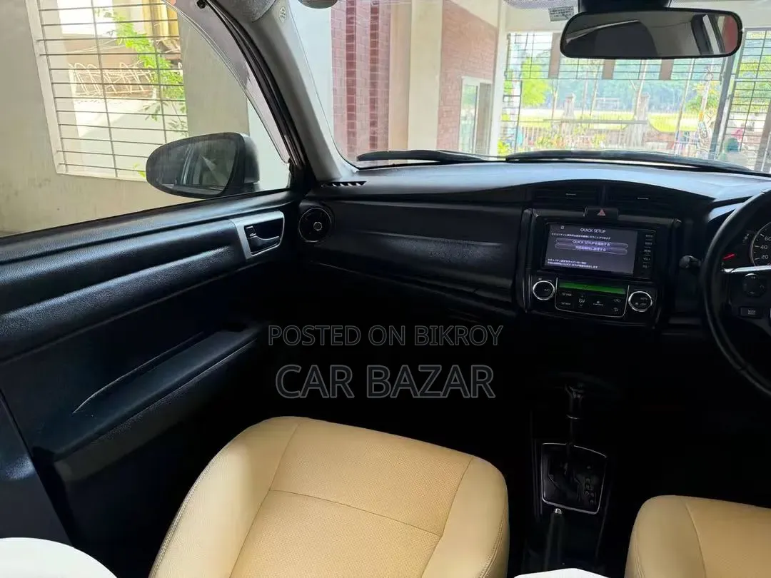 Toyota Axio 1.5 G Two-Wheel Drive 2017 Silver